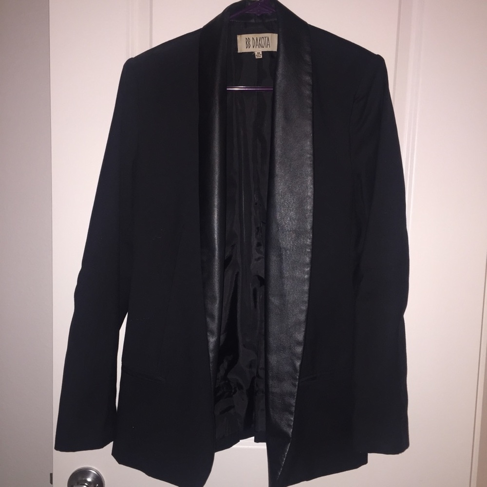 BB Dakota EUC Black Blazer